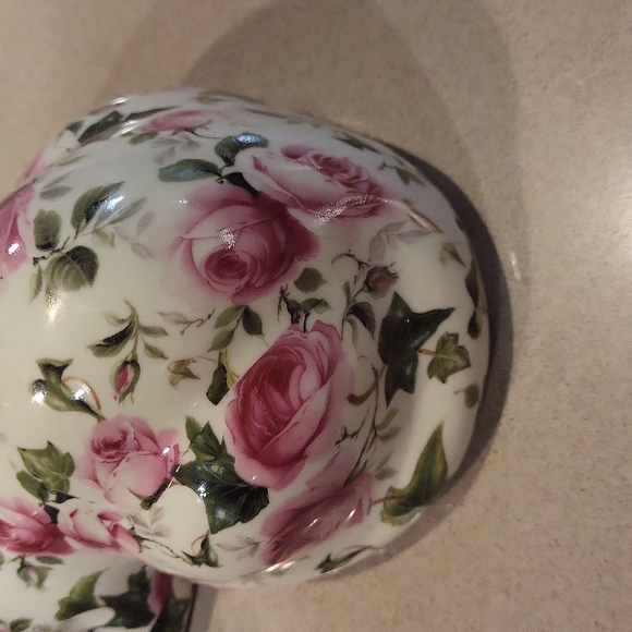 Formalities By Baun Bros Beautiful White Pink Roses Ivy Cat Statue Sleep… - Picture 8 of 12